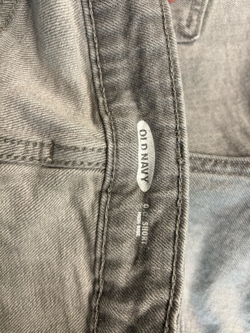 Old Navy Gray Distressed Denim Shorts Women’s Raw Hem Cutoff Jean Shorts - Picture 3 of 4